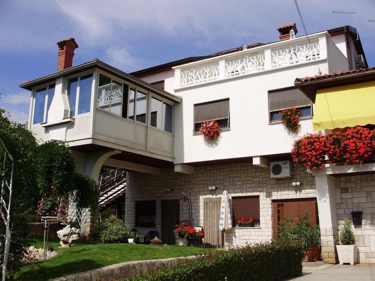 Apartments Marija Nada Malinska Exterior photo